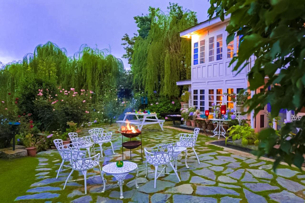 Stayvista At Violet Hill With Bonfire, Gazebo & Hill View Шимла Экстерьер фото